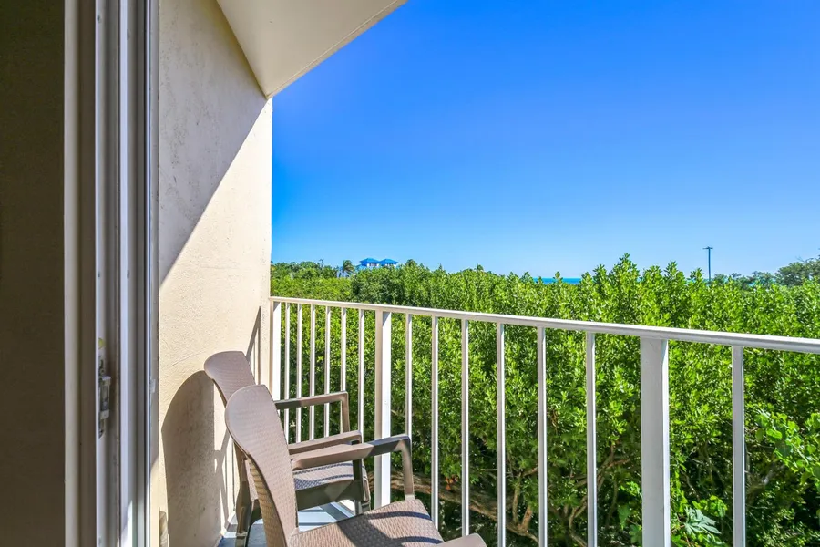 Ocean Pointe Suites at Key Largo hotel detail image 2