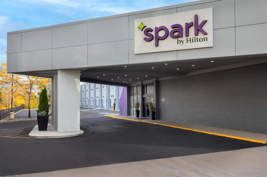 Spark by Hilton Toronto Airport hotel detail image 2