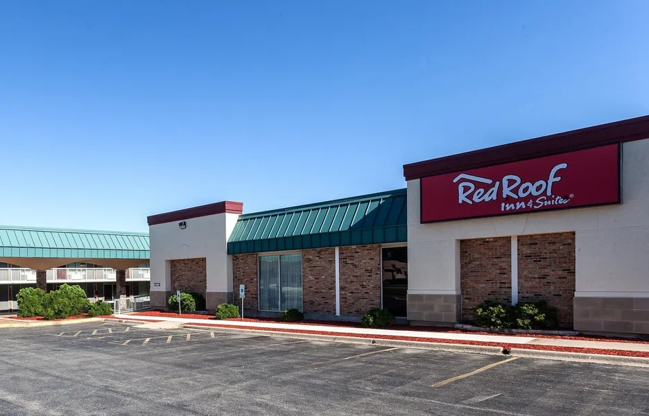 Red Roof Inn & Suites DeKalb hotel detail image 2