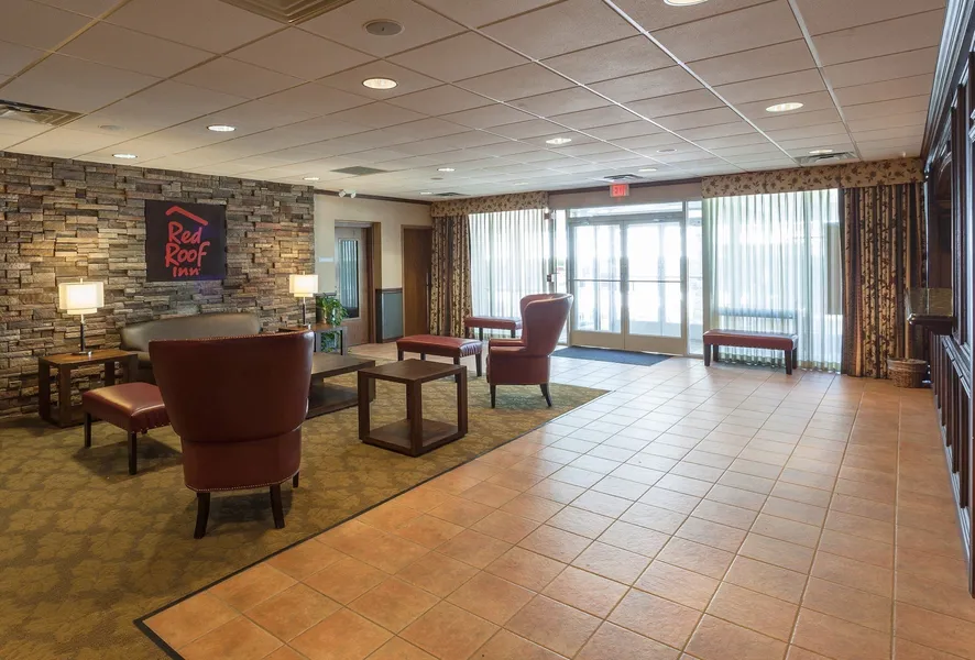 Red Roof Inn & Suites DeKalb hotel detail image 6