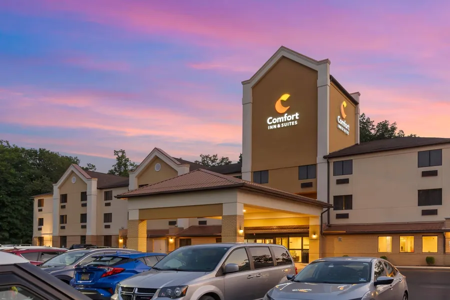 Comfort Inn & Suites LaVale - Cumberland hotel detail image 2
