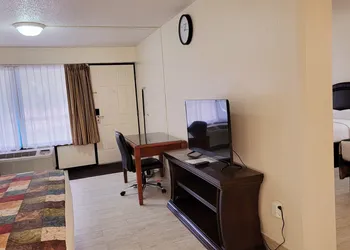 Simple Rewards Inn hotel thumbnail 7