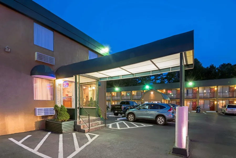 Travelodge by Wyndham Beckley hotel detail image 2