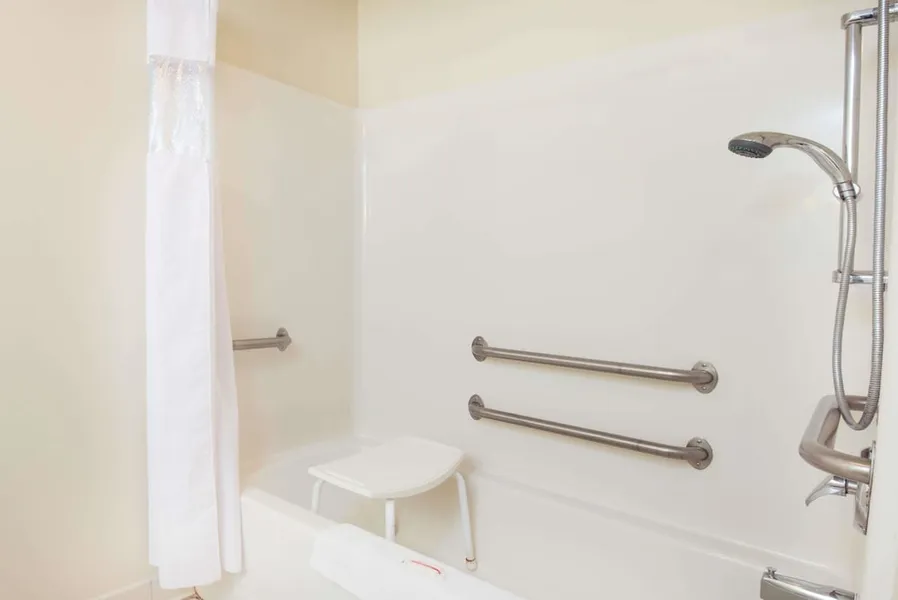 Howard Johnson Hotel & Suites by Wyndham Oacoma hotel detail image 6