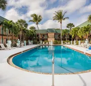 Super 8 by Wyndham North Palm Beach hotel detail image 4