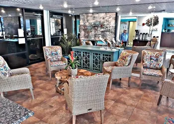 Island Inn Beach Resort hotel thumbnail 2