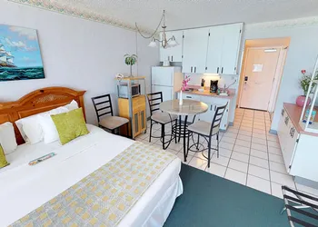 Island Inn Beach Resort hotel thumbnail 5