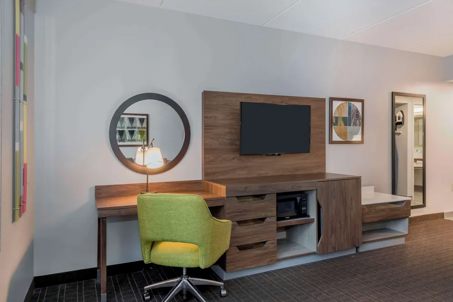 Hampton Inn & Suites Burlington, NC hotel detail image 6