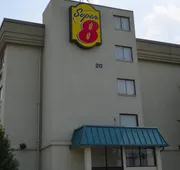 Super 8 by Wyndham Frederick hotel detail image 3