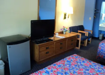 Knights Inn Cleveland GA hotel thumbnail 3
