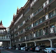 Anaheim Camelot Inn & Suites hotel detail image 4