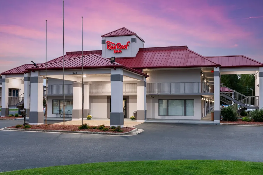 Red Roof Inn Fayetteville I-95 hotel detail image 2