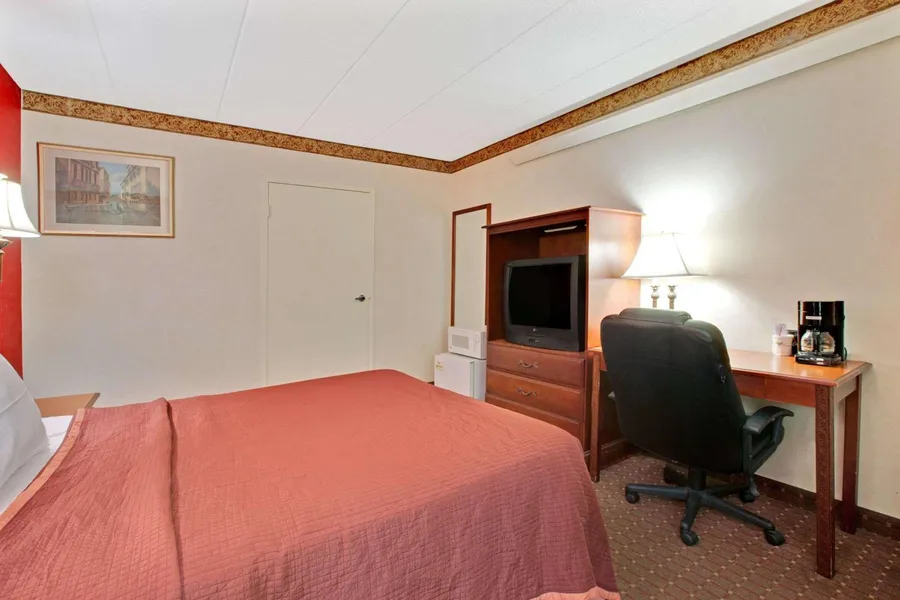 Travelodge by Wyndham Parsippany hotel detail image 2