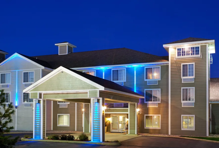 Holiday Inn Express & Suites New Buffalo by IHG hotel detail image 2
