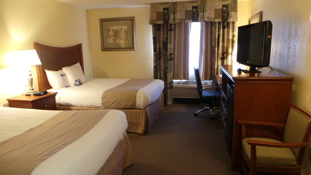 Baymont by Wyndham Arlington At Six Flags Dr hotel detail image 6
