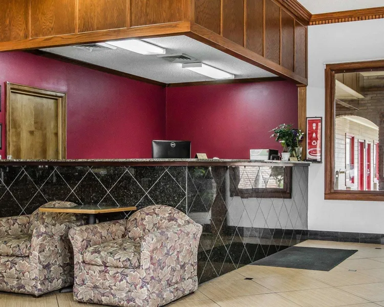 Econo Lodge Inn & Suites Enterprise hotel detail image 6