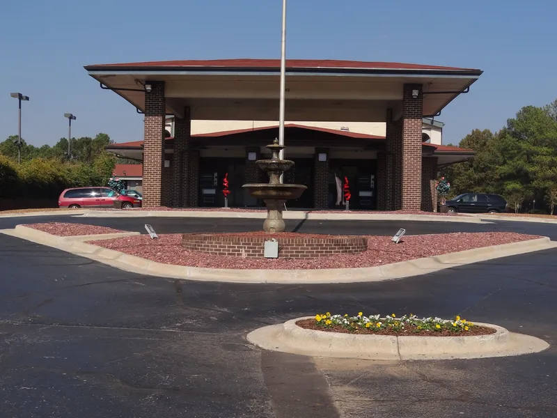 Econo Lodge Inn & Suites Huntsville University Area hotel detail image 2