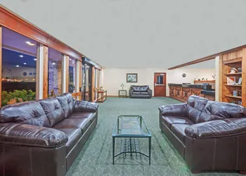 Days Inn by Wyndham Boerne hotel thumbnail 5