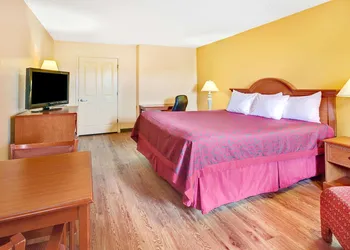 Days Inn by Wyndham Boerne hotel thumbnail 6