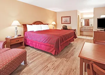 Days Inn by Wyndham Boerne hotel thumbnail 8