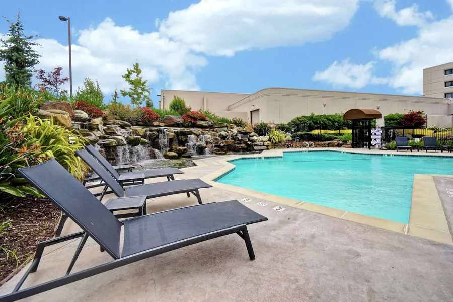 DoubleTree by Hilton Hotel Pleasanton at the Club hotel detail image 2