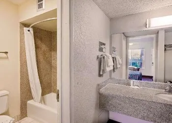 Knights Inn Palmdale hotel thumbnail 2