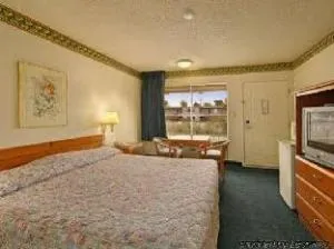 Knights Inn Palmdale hotel thumbnail 3