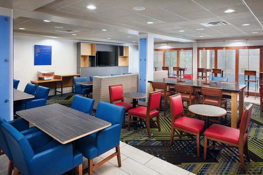 Holiday Inn Express & Suites Jacksonville SE- Med Ctr Area by IHG hotel detail image 6