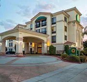 La Quinta Inn & Suites by Wyndham NE Long Beach/Cypress hotel detail image 3