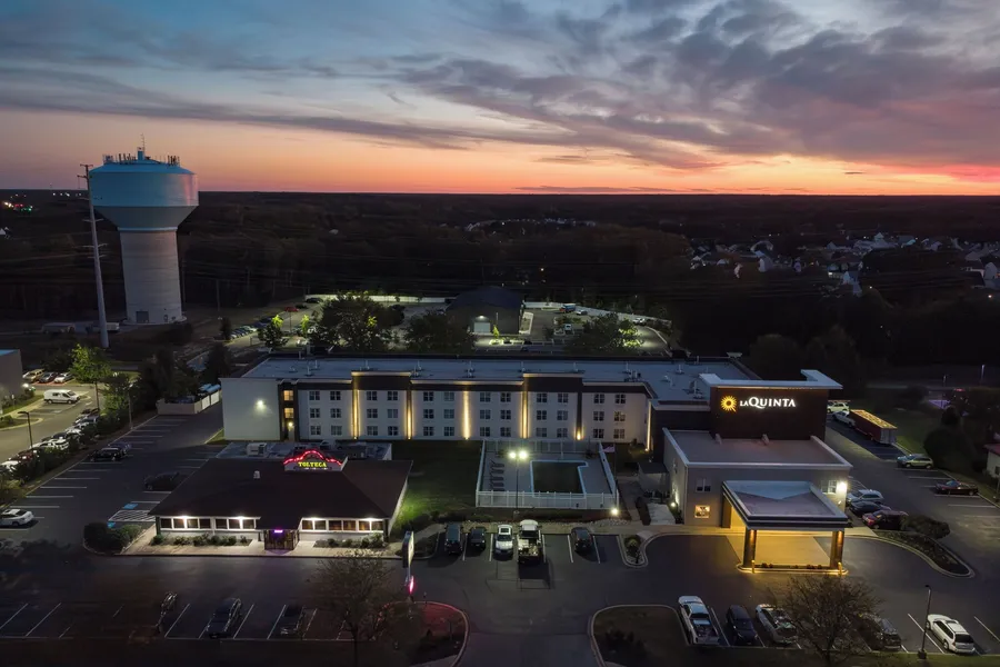 La Quinta Inn & Suites by Wyndham Lexington Park - Patuxent hotel detail image 2