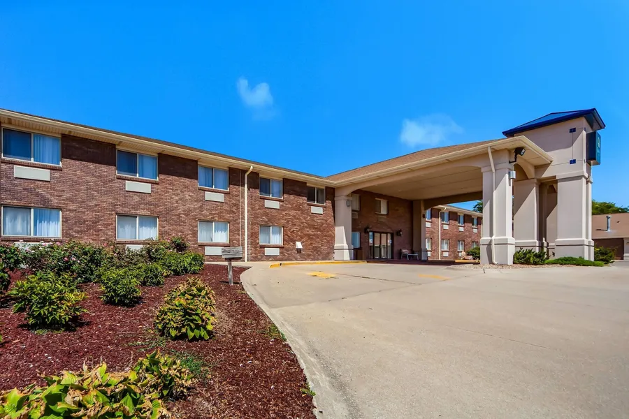 Quality Inn Lincoln Cornhusker hotel detail image 2