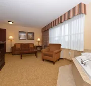 Comfort Inn & Suites McMinnville Wine Country hotel detail image 5