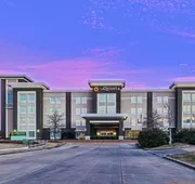 La Quinta Inn & Suites by Wyndham Starkville at MSU hotel detail image 3