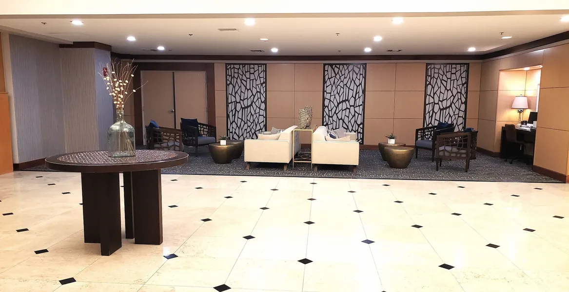 Radisson Suite Hotel Oceanfront hotel detail image 6