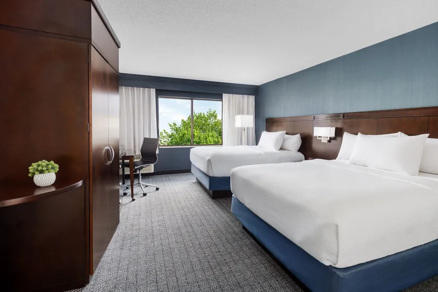 Courtyard by Marriott Manchester - Boston Regional Airport hotel detail image 6