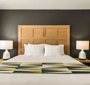 Oxford Suites Redding hotel detail image 5