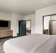 La Quinta Inn & Suites by Wyndham Ft. Worth - Forest Hill TX hotel detail image 5