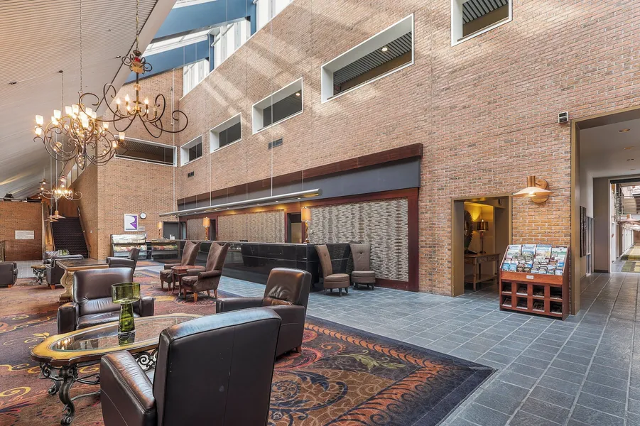 Crowne Plaza Minneapolis West by IHG hotel detail image 6