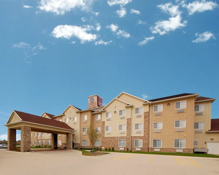 Comfort Suites Cedar Falls Industrial Park hotel detail image 2