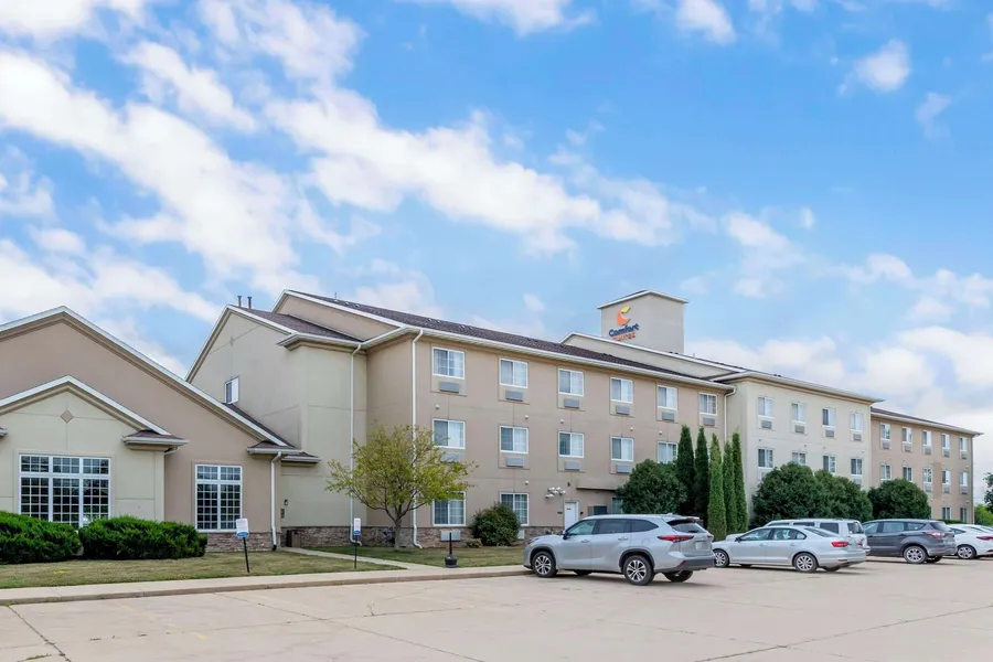 Comfort Suites Cedar Falls Industrial Park hotel detail image 6