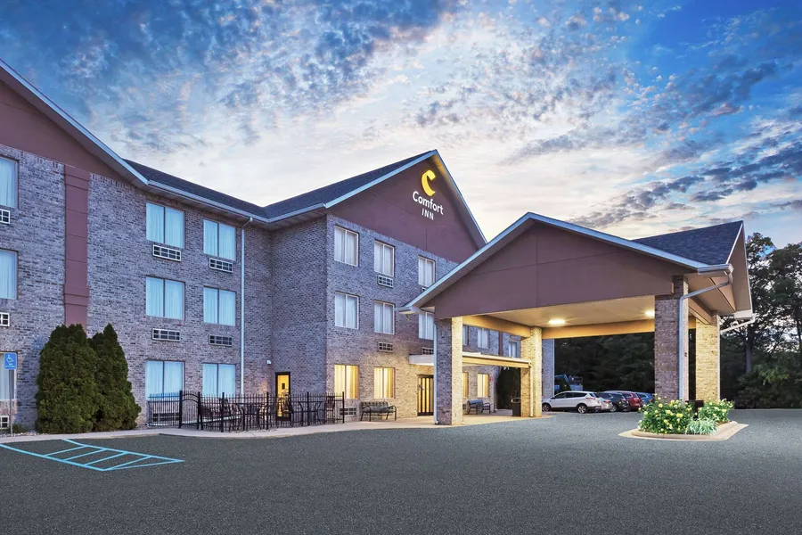 Comfort Inn Whitehall near Michigan's Adventure hotel detail image 2