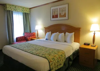 Baymont by Wyndham Kalamazoo East hotel thumbnail 8