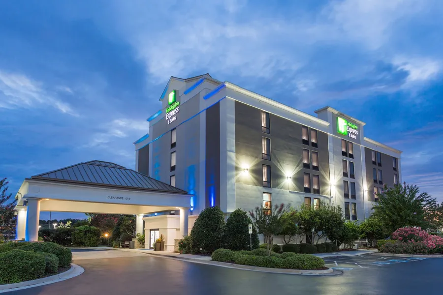 Holiday Inn Express Hotel & Suites Wilmington-University Ctr by IHG hotel detail image 2