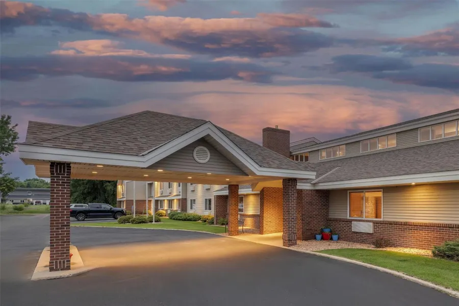 SureStay Plus Hotel by Best Western Litchfield hotel detail image 2