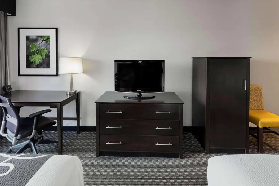 La Quinta Inn & Suites by Wyndham Minneapolis Bloomington W hotel detail image 6
