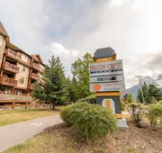 Falcon Crest Lodge by CLIQUE hotel detail image 5