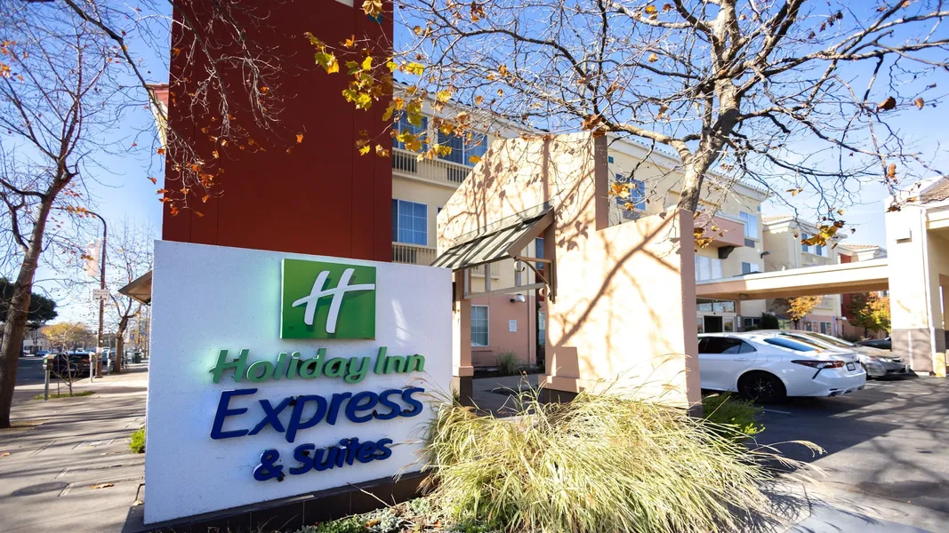 Holiday Inn Express Hotel & Suites Berkeley by IHG hotel detail image 6