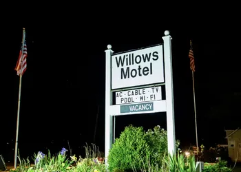 Willows Motel Williamstown hotel thumbnail 2
