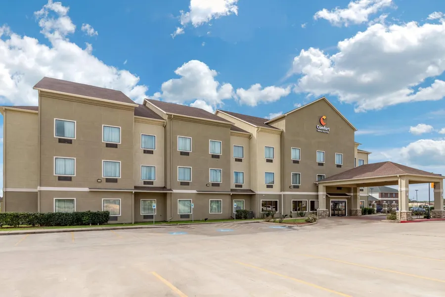 Comfort Inn & Suites Navasota hotel detail image 2
