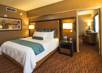 Comfort Inn & Suites adj to Akwesasne Mohawk Casin hotel thumbnail 3